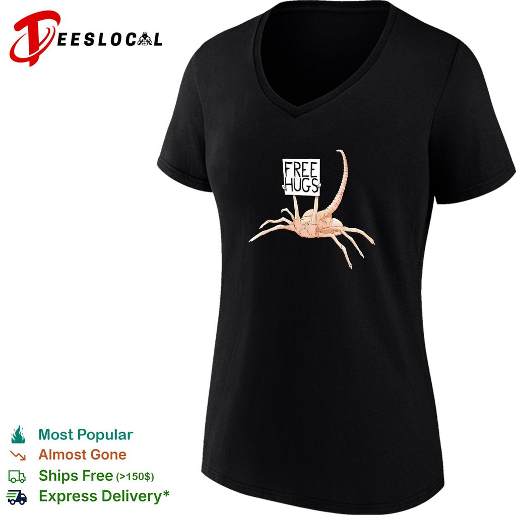 Facehugger holding Free Hugs sign shirt