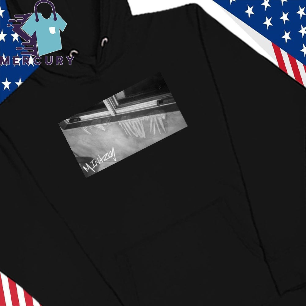Mintzy Wall Shirt