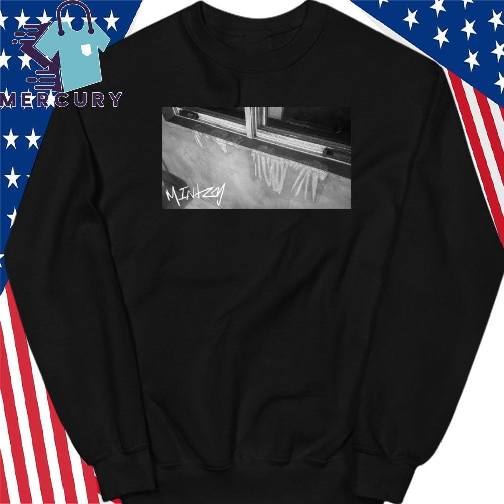 Mintzy Wall Shirt