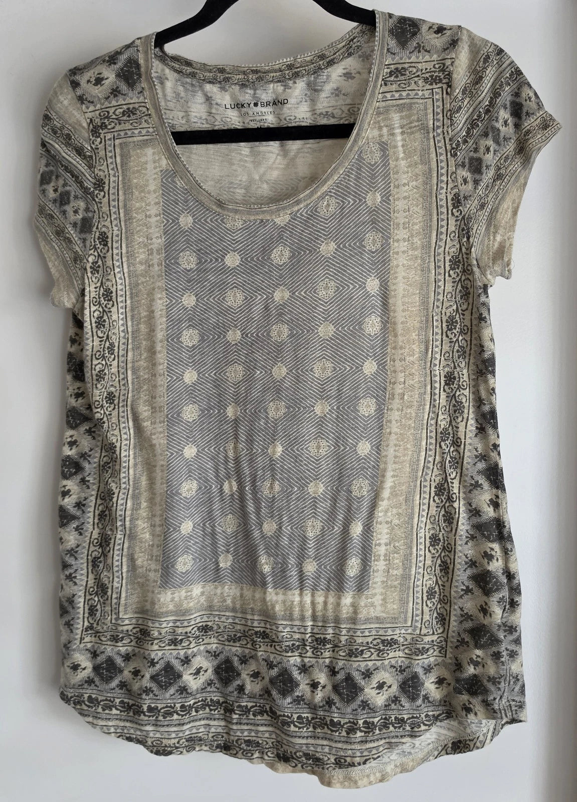 Lucky Brand Women M Grey Tan Geometric Short Sleeve T-Shirt Boho Tee Top