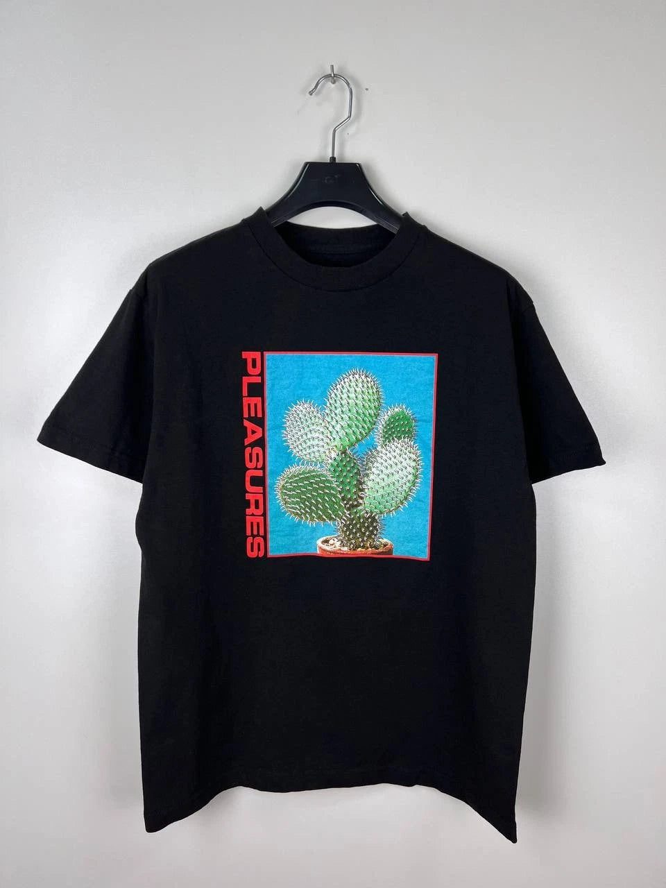 Pleasures cactus streetwear t-shirts size M