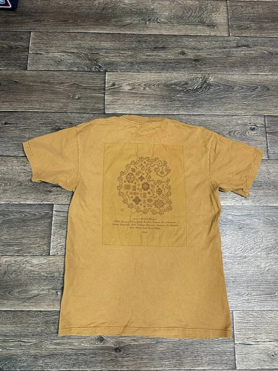 carhartt t-shirt men brown y2k small