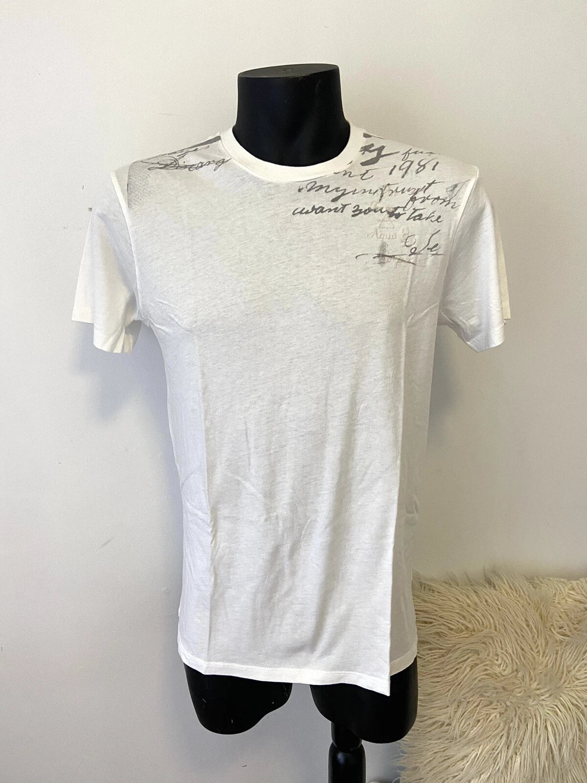 Guess Size L Men’s White T-shirt / Tee Short Sleeve Casual Designer