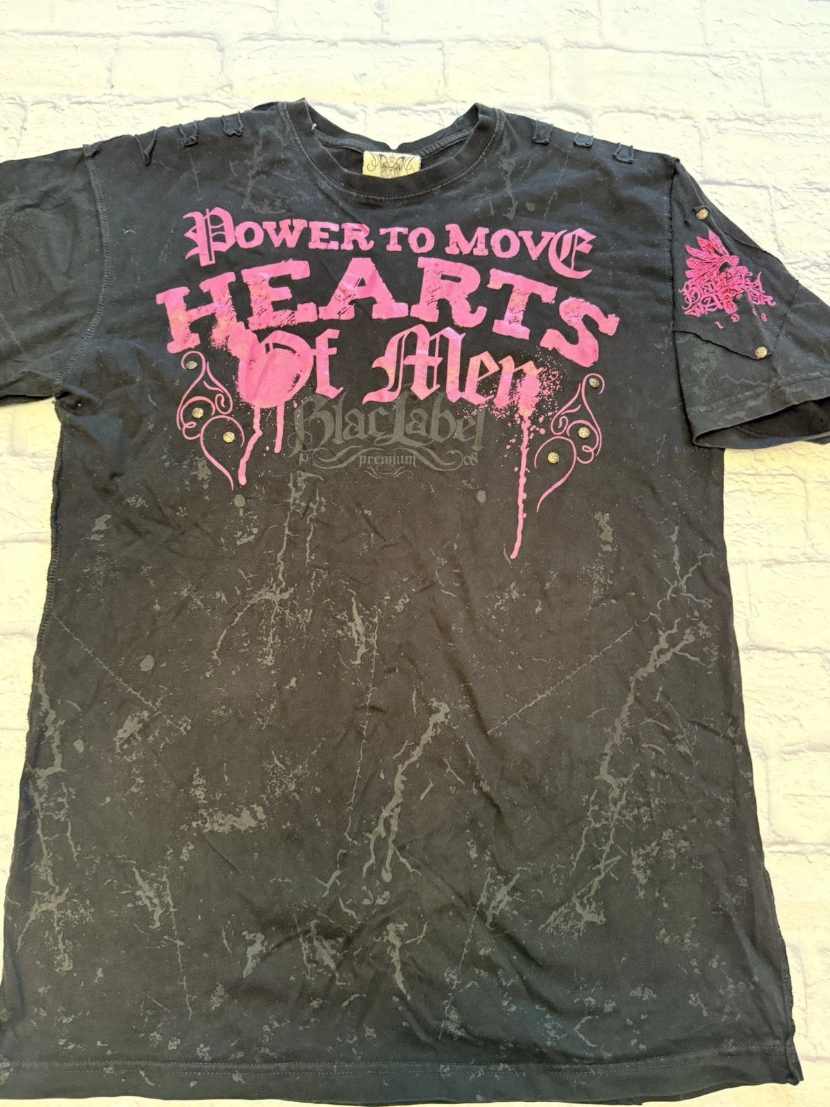 Black Label Premium 68 Women’s 2X “Power To Move Hearts Of Men” Grunge T-shirt