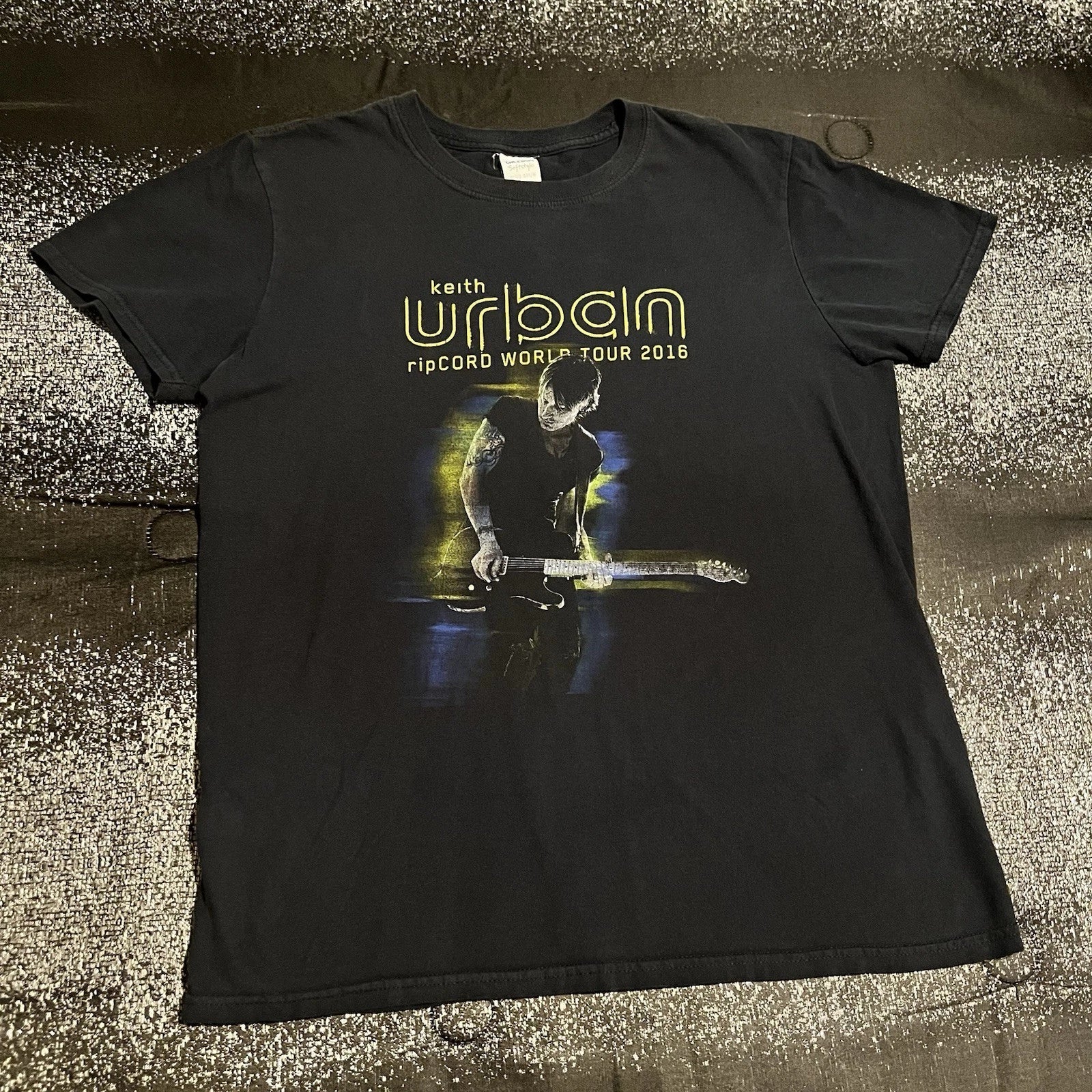 Unisex Medium Gildan Keith Urban 2016 Concert Tshirt