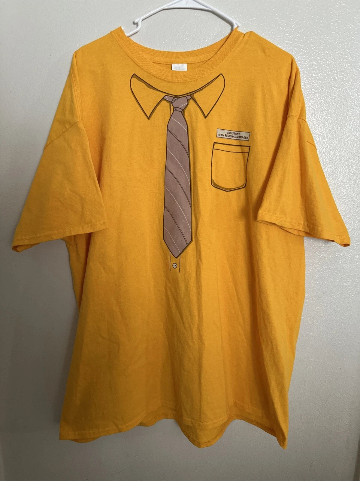 The Office Assistant to the Regional Manager T-Shirt Size 2XL Tie TV Show