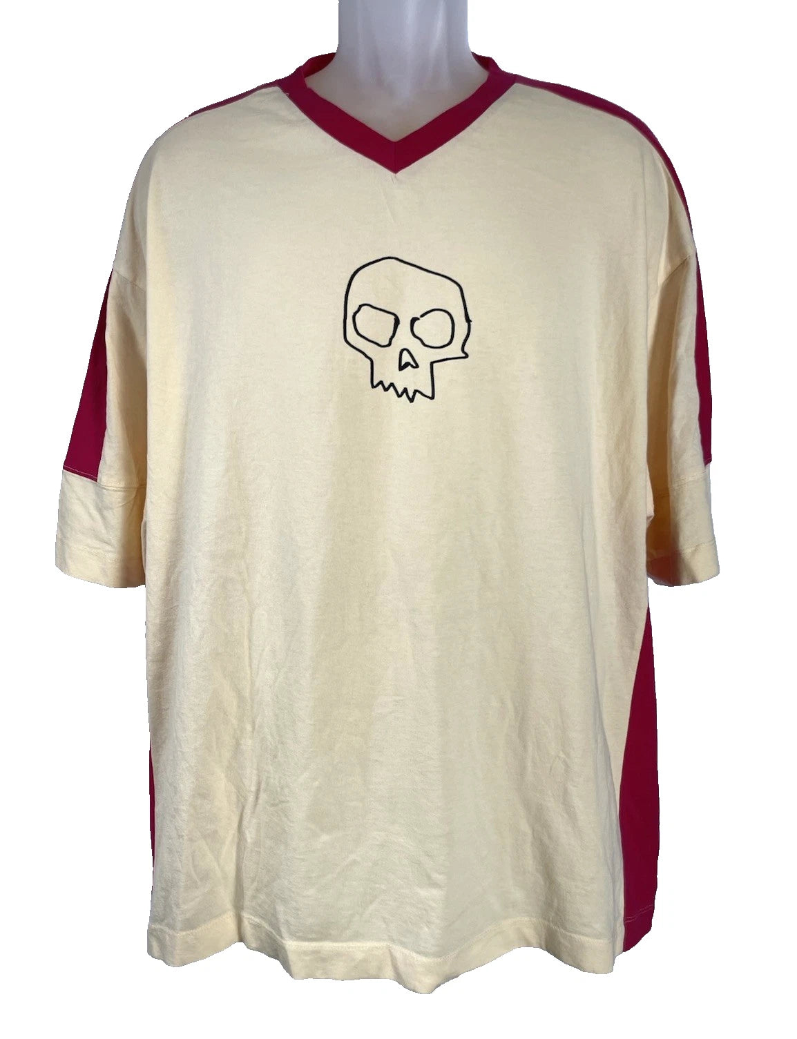 New Urban Outfitters Skull Crossbones Men’s Size L Large T Shirt Top Red Cream