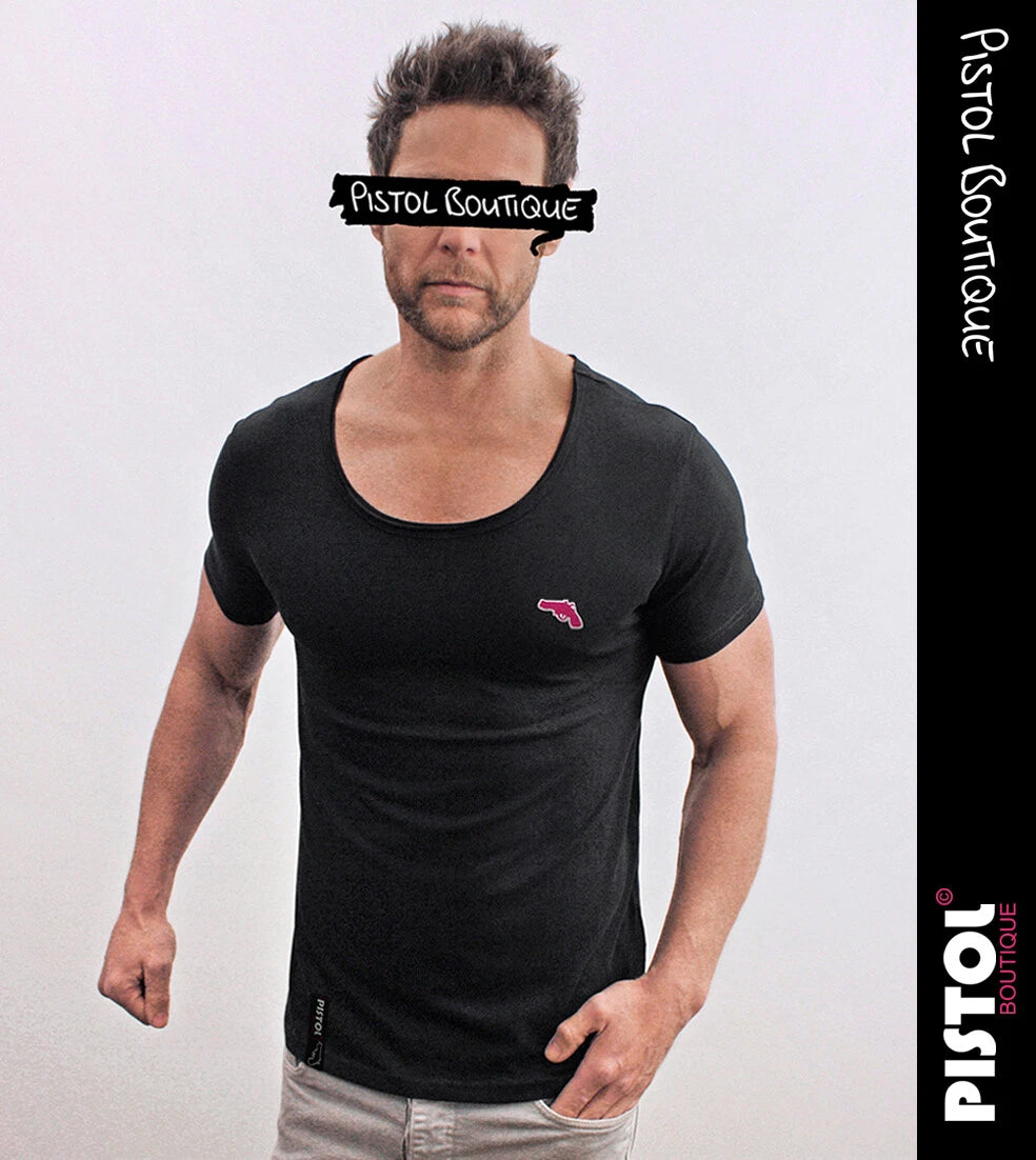 Pistol Boutique Men's Black Scoop Round Neck Plain Chest Logo Badge T-shirt