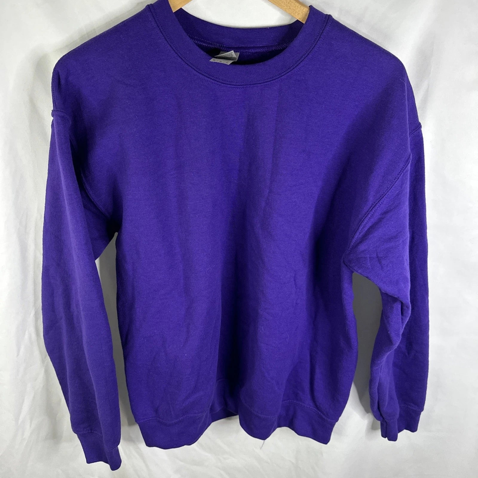 Gildan Heavy Blend Tshirt Men Medium Long Sleeve Pullover Crew Neck Purple