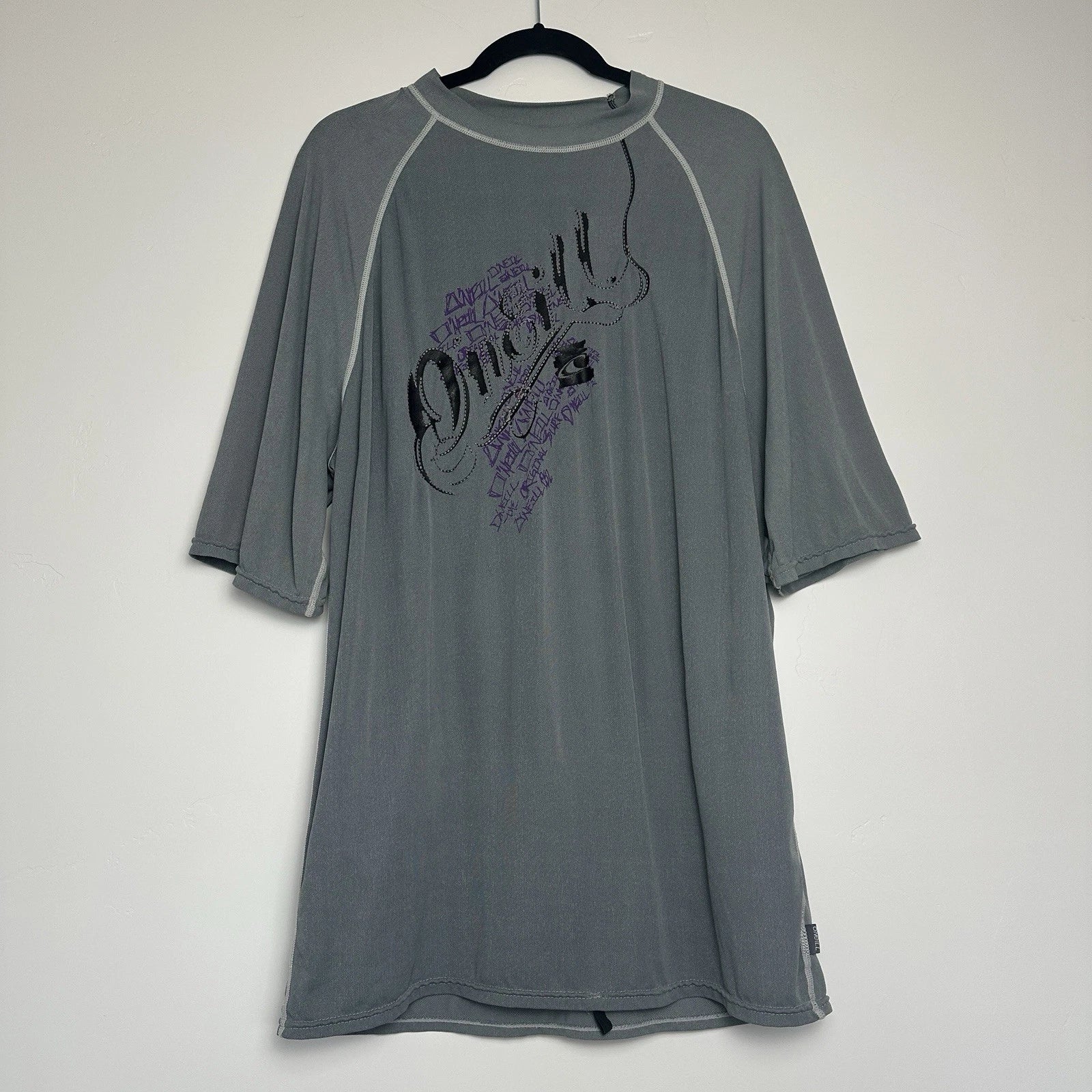 Y2K O’Neil Nylon Surf Shirt Tribal Graphic T Shirt Grey Elbow Sleeve Men’s L