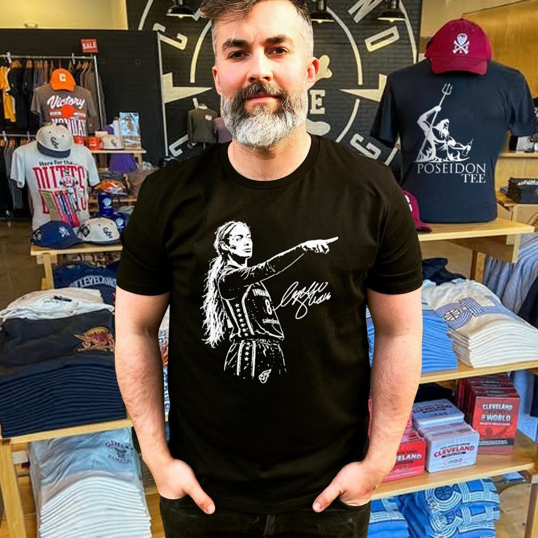 Sophie Cunningham Pointing T-shirt