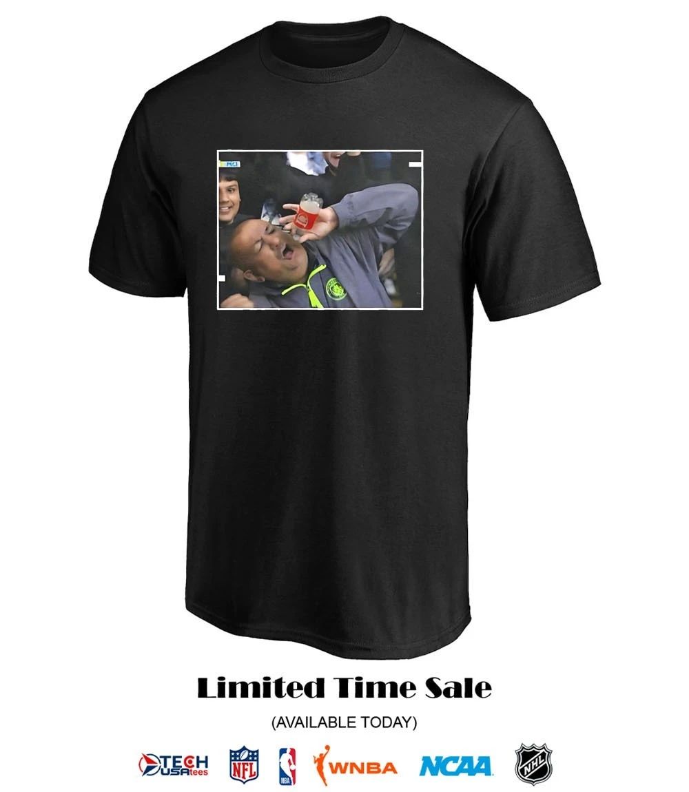 Manchester City defeated Chelsea 3-0 Man City fan celebrates with Arsenal bottle meme shirt